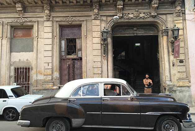 El edificio donde está La Guarida es impresionante. Ahí se grabaron escenas de la película Fresa y Chocolate. Foto © Silvia Lucero