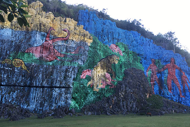 Mural de la Prehistoria. Foto © Silvia Lucero