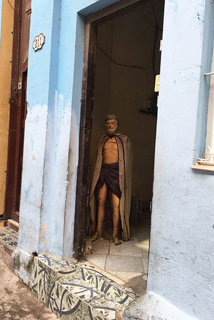 Interior de una casa en La Habana. Foto © Silvia Lucero