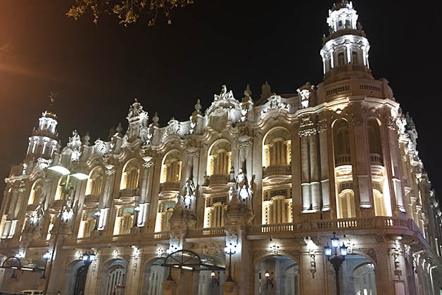 El Teatro de La Habana es precioso, también me recordó a Madrid. Foto © Silvia Lucero