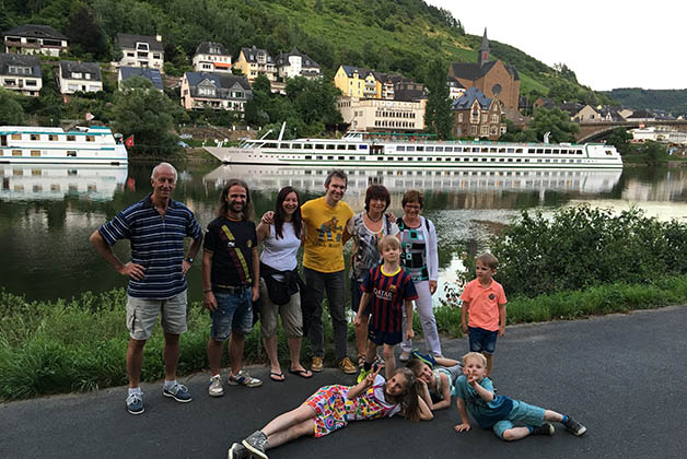 Patrick con su familia en Cochem. Foto © Silvia Lucero 