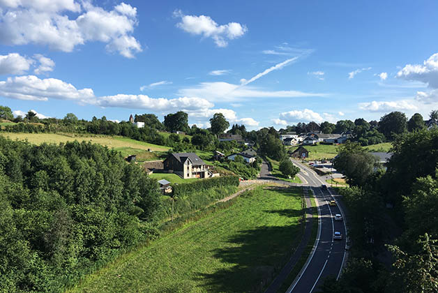 Pasando por arriba del puente de Bütgenbach. Foto © Patrick Mreyen