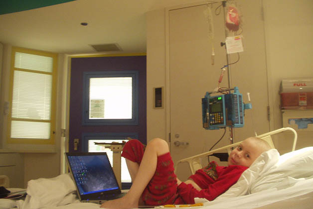 Mark en el hospital. Su fuerza y optimismo eran dignos de admiración Foto cortesía de Sonia Zuani
