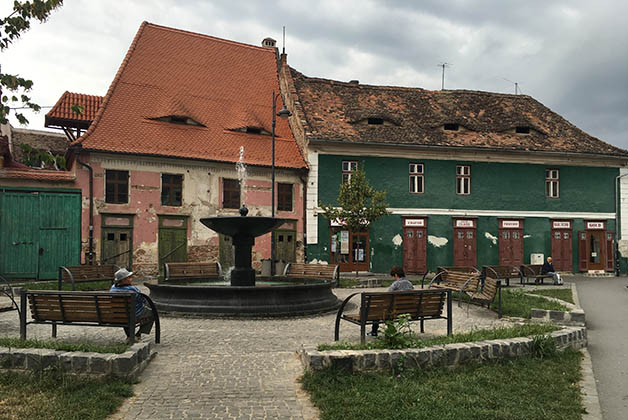 Me fascinaron las casas "con ojos" de Sibiu. Foto © Silvia Lucero
