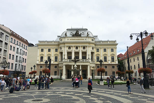 Teatro Nacional de Eslovaquia. Foto © Patrick Mreyen