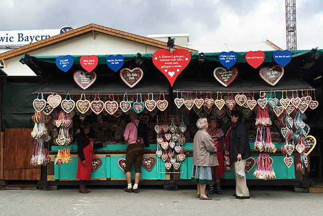 Las tradicionales galletas de corazón. Foto © Silvia Lucero