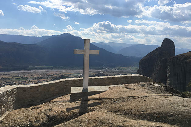 Las vistas al pueblo de Kalambaka desde la cima. Foto © Silvia Lucero