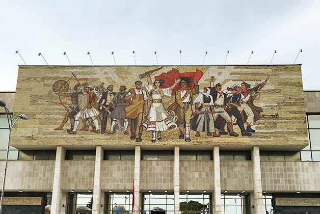 Mural 'Los albaneses'. Foto © Patrick Mreyen