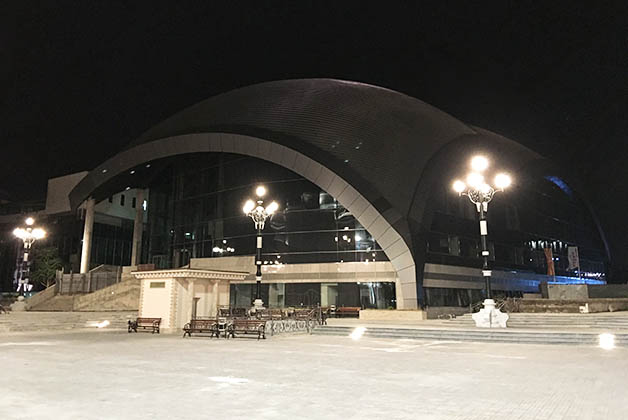 Edificio de la Ópera y Ballet de Macedonia. Foto © Patrick Mreyen