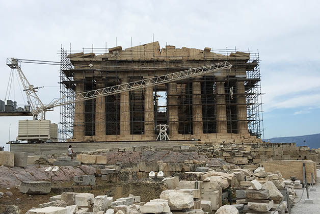 El Partenón estaba lleno de andamios, pero igual se ve precioso. Foto © Patrick Mreyen