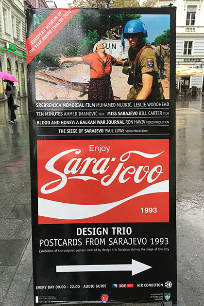 Cartel de exposición en Sarajevo. Foto © Patrick Mreyen