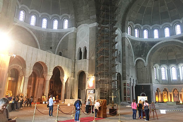 Interior del templo de San Sava. Foto © Silvia Lucero