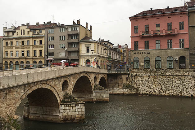 El famoso Puente Latino en Sarajevo. Foto © Silvia Lucero